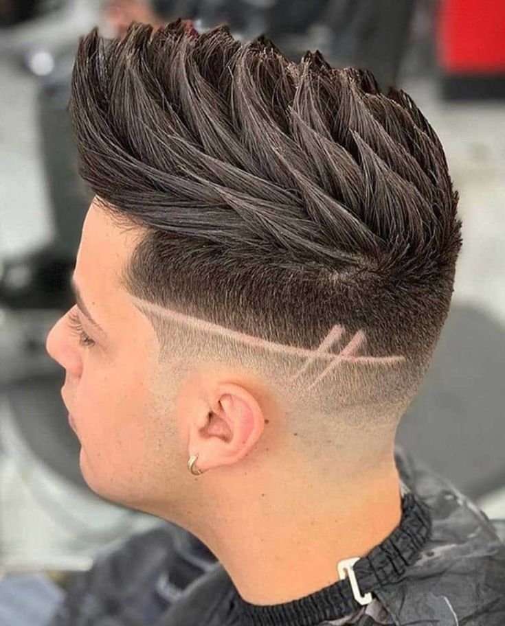 Risco jogo da velha in 2023  Curly hair fade, Fade haircut designs, Men  haircut curly hair